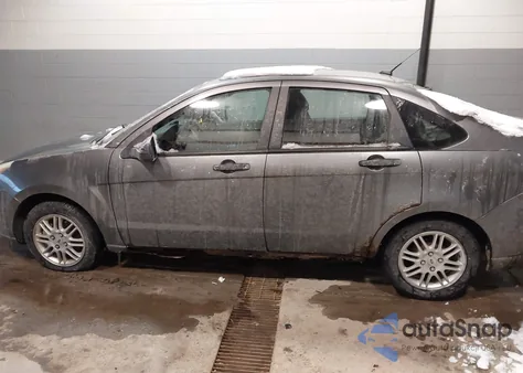 2010 Ford Focus Se z USA, uszkodzony, nr VIN 1FAHP3FN5AW245416